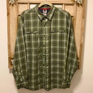 The North Face LS Shirt